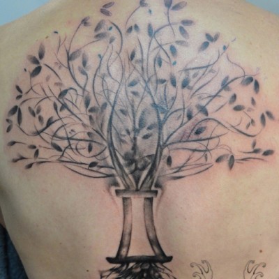 Tatuaj Copac,  Tatuaje bucuresti, tatuaje, tatuaj mana, tattoo